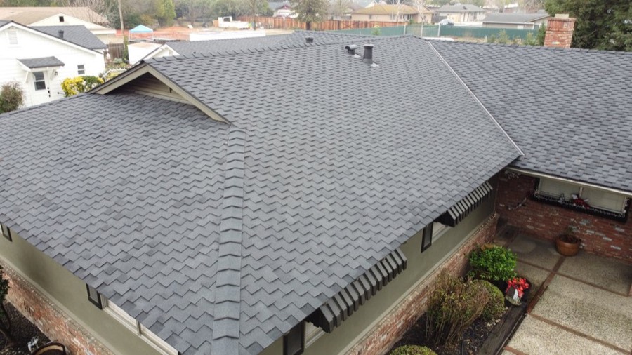 Finished asphalt shingle roof